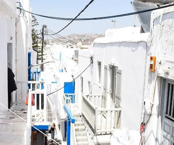 Xeni's At Mykonos Center *